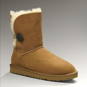 UGG Bailey Button boots